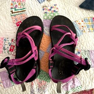 Purple Magenta Kids Chacos, Size 4/5